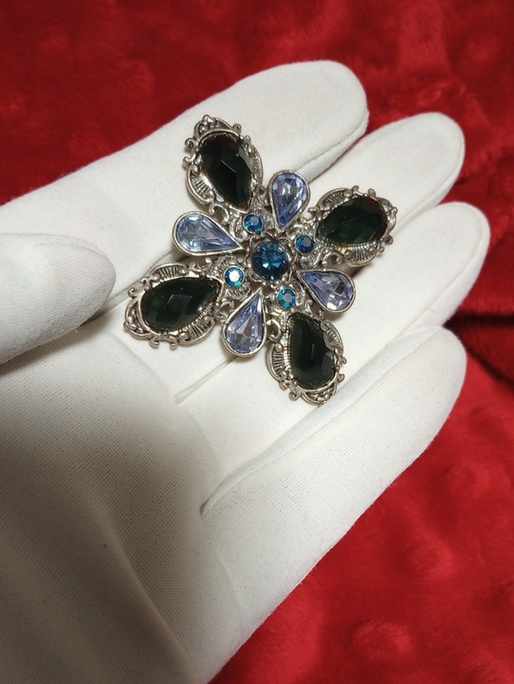 Blue Rhinestone Brooch - Picture 4 of 8
